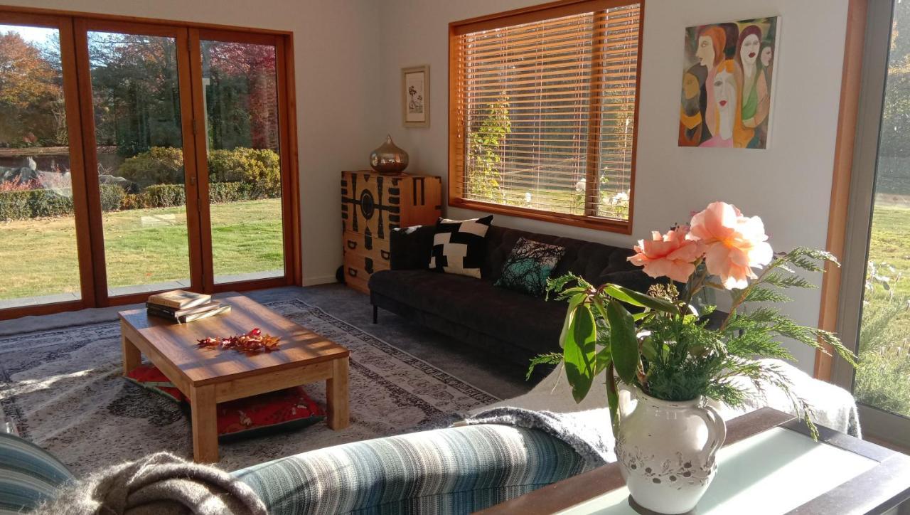 Waikuku Rose & Stream Retreat 아파트 외부 사진